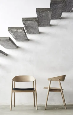 AC2 armchair Oak white pigm. lacquer veneer seat