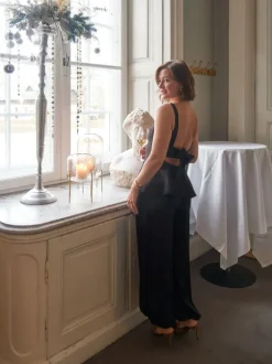 Agape Structure Tie Top