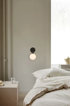 Apiales Wall, satin black / opal