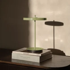 Asteria Move Monochrome