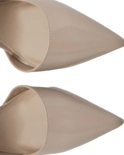 Asymmetrical heeled shoes