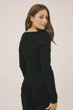 Cilla 16 V-halset bluse - 100% merino wool RWS