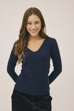 Cilla 16 V-halset bluse - 100% merino wool RWS