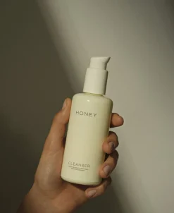 Cleanser - purifying milky face wash