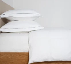 Egyptisk sengesæt med broderet stikning