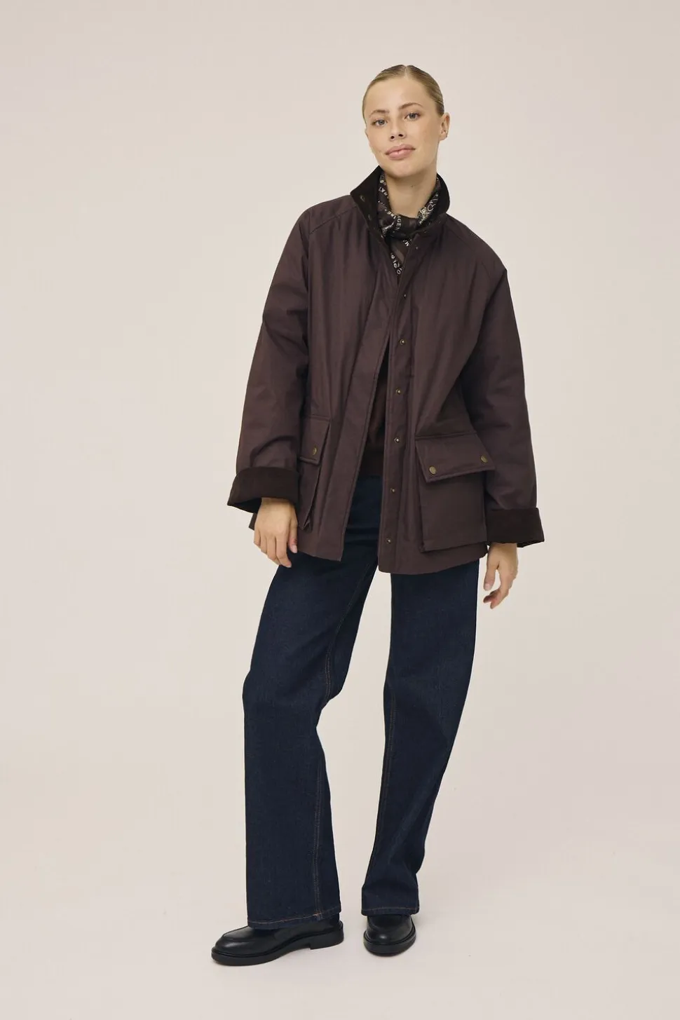 Emmy 3 Coated jakke med fløjl kanter - GRS