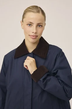 Emmy 4 coated jakke med fløjlskanter - GRS