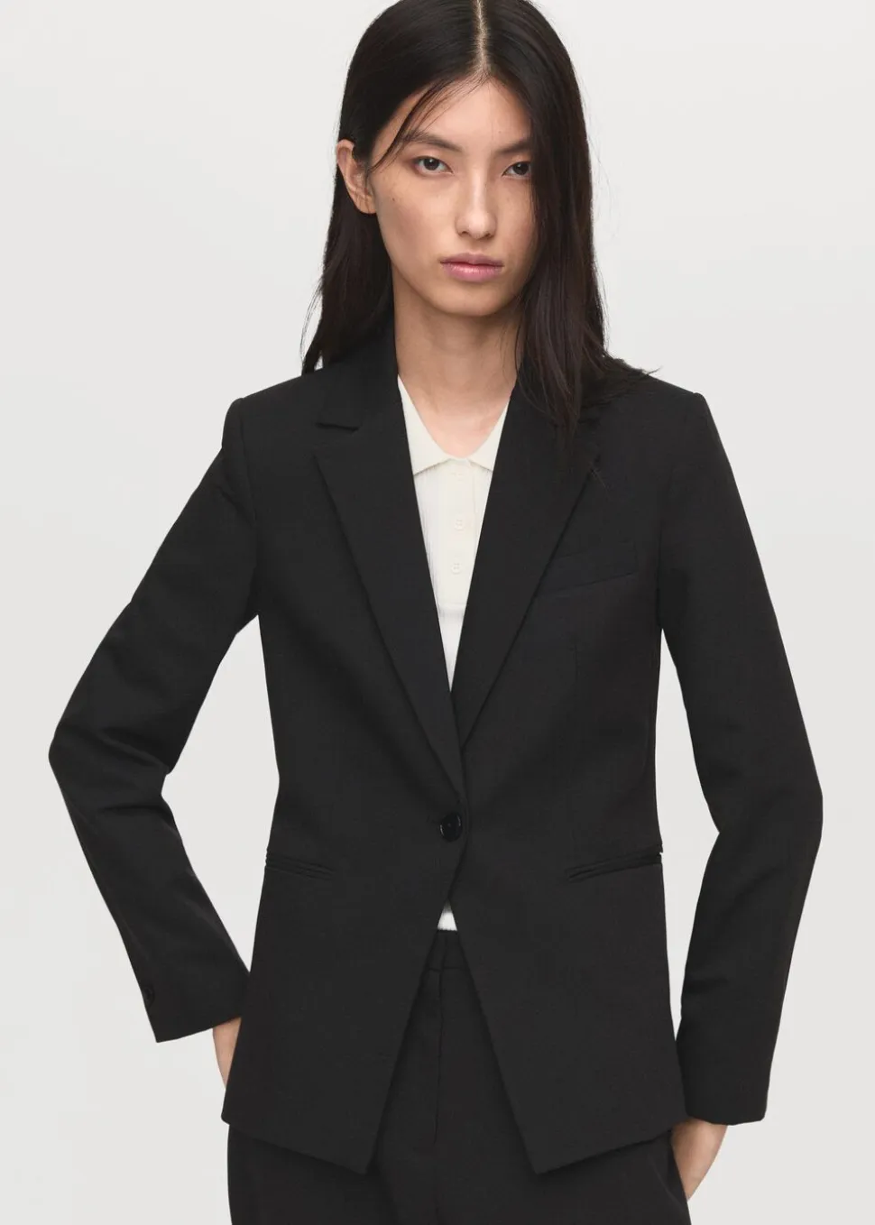 Fitted suit jacket