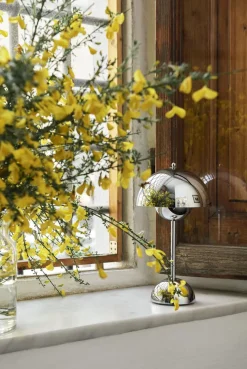 Flowerpot Portable Lamp VP9, Magnetic Charger