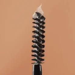 FLUFF & FIX BROW WAX - Teksturerende og fikserende øjenbrynsvoks