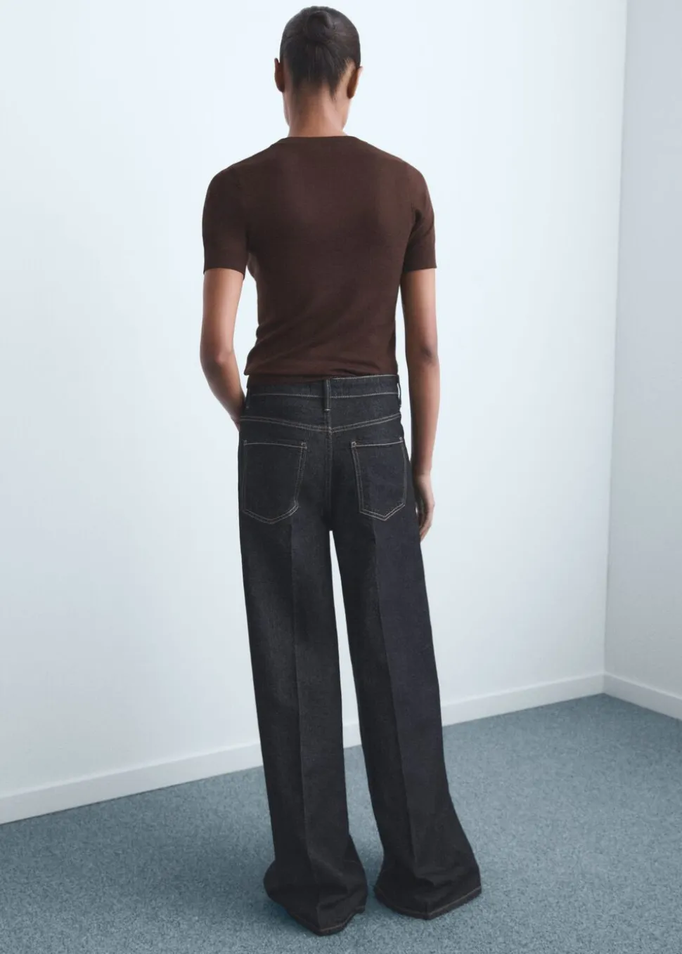 High-waisted wide-leg jeans