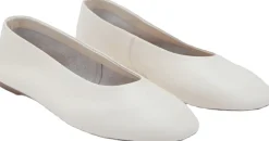 Leather ballet flats