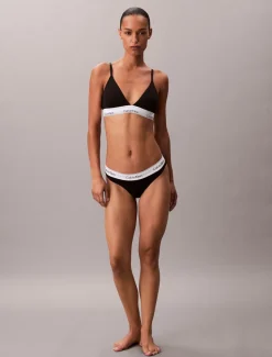 LIGHTLY LINED TRIANGLE