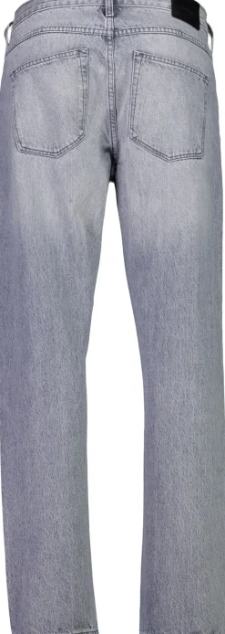 Loose fit jeans