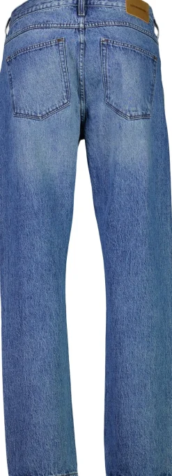 Loose fit jeans
