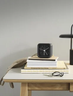 Okiru vækkeur black