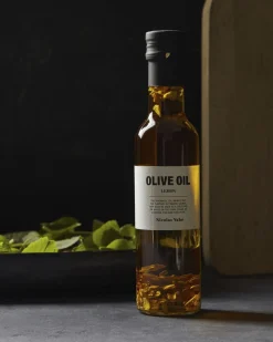 Olivenolie 99,5% med citronskal og citronaroma, 25 cl.