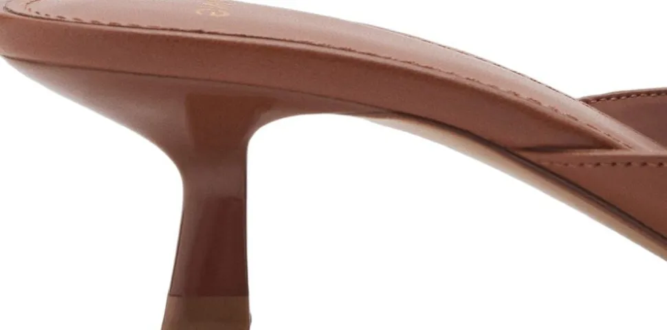 Patent leather effect heeled sandal