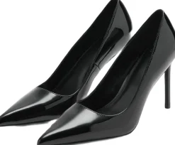Patent leather heel shoes