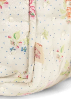 SMALL QUILTED TOILETRY BAG