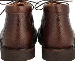 Snøresko med dekorativ rand