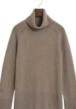 SOFT WOOL TURTLENECK