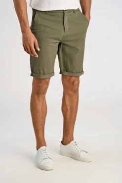 Superflex chino shorts