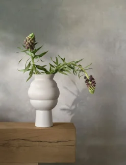 Tortus Archie vase No4 white